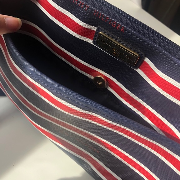 Tommy Hilfiger Crossbody Nautical Stripe Purse - Picture 3 of 6